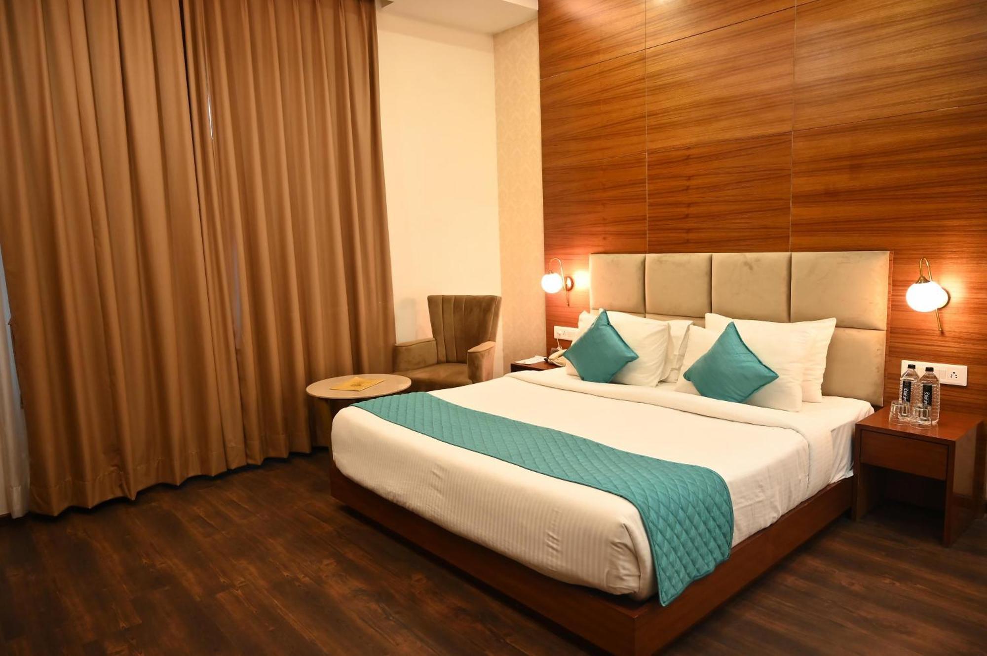 Hotel Ramida At Delhi Airport 3*